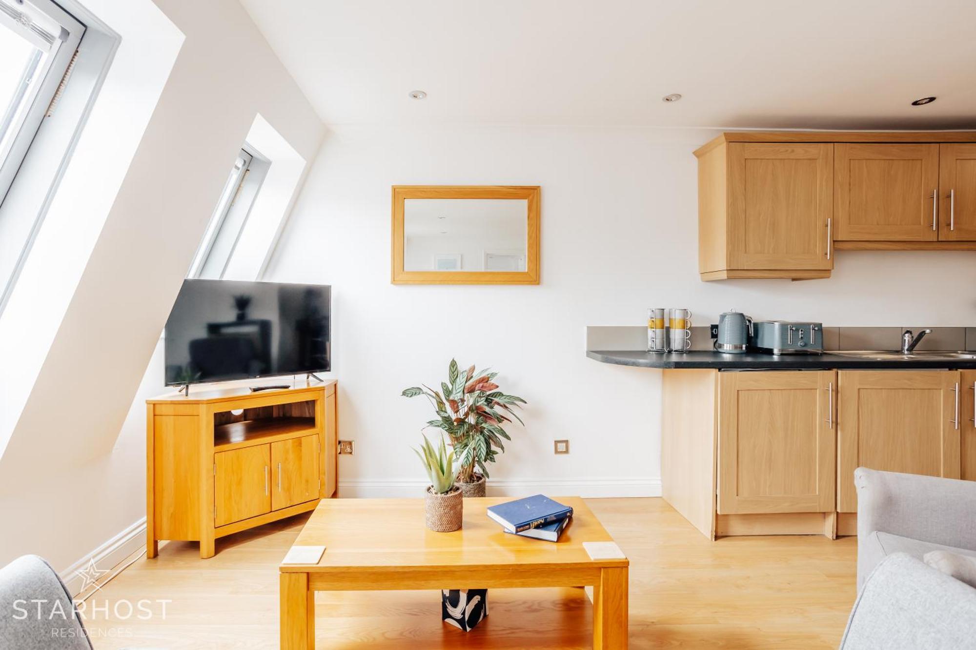 Central 3 Bed Apartment At Regents Court, Newbury Newbury  Esterno foto