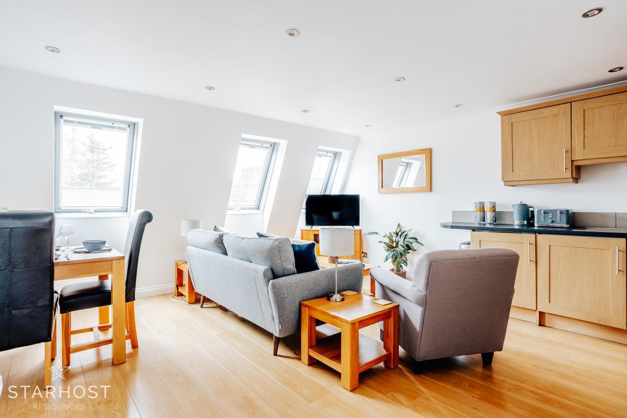Central 3 Bed Apartment At Regents Court, Newbury Newbury  Esterno foto
