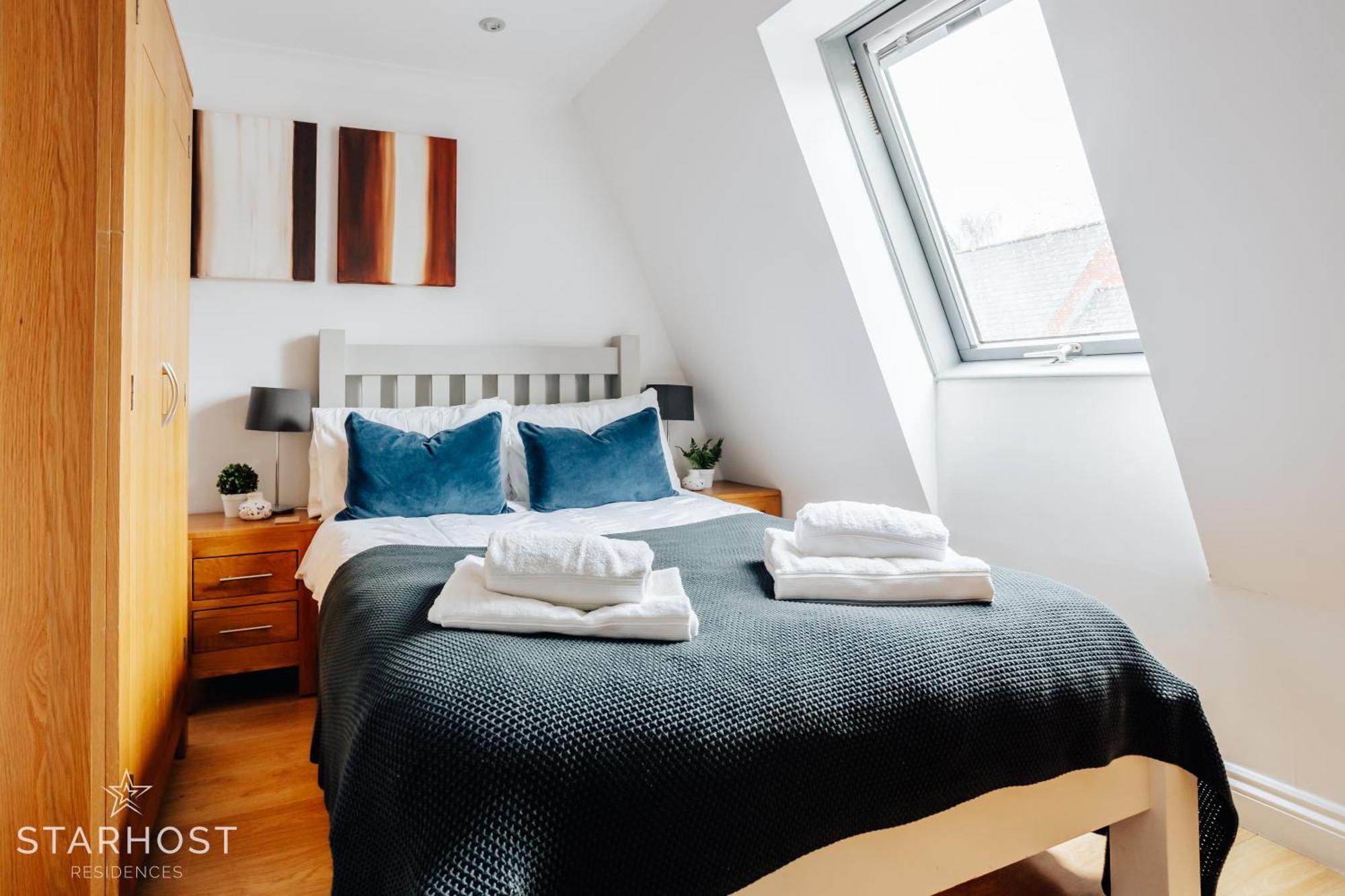 Central 3 Bed Apartment At Regents Court, Newbury Newbury  Esterno foto