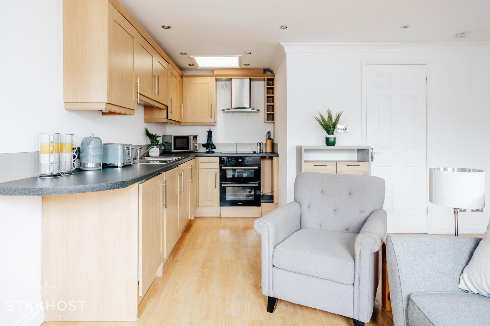 Central 3 Bed Apartment At Regents Court, Newbury Newbury  Esterno foto