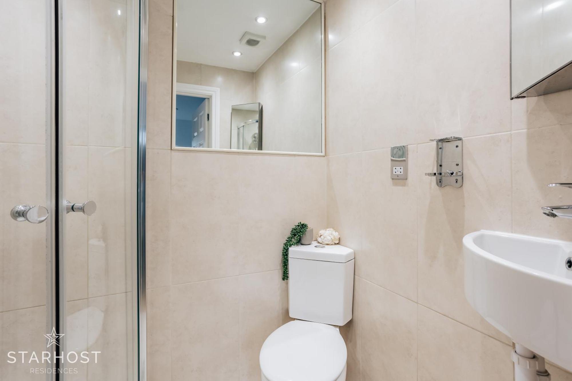 Central 3 Bed Apartment At Regents Court, Newbury Newbury  Esterno foto
